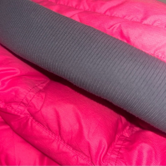 Lululemon Reservable Goose Down Sonic Pink Puffer Vest Med Small Athletica Rare - Picture 11 of 16